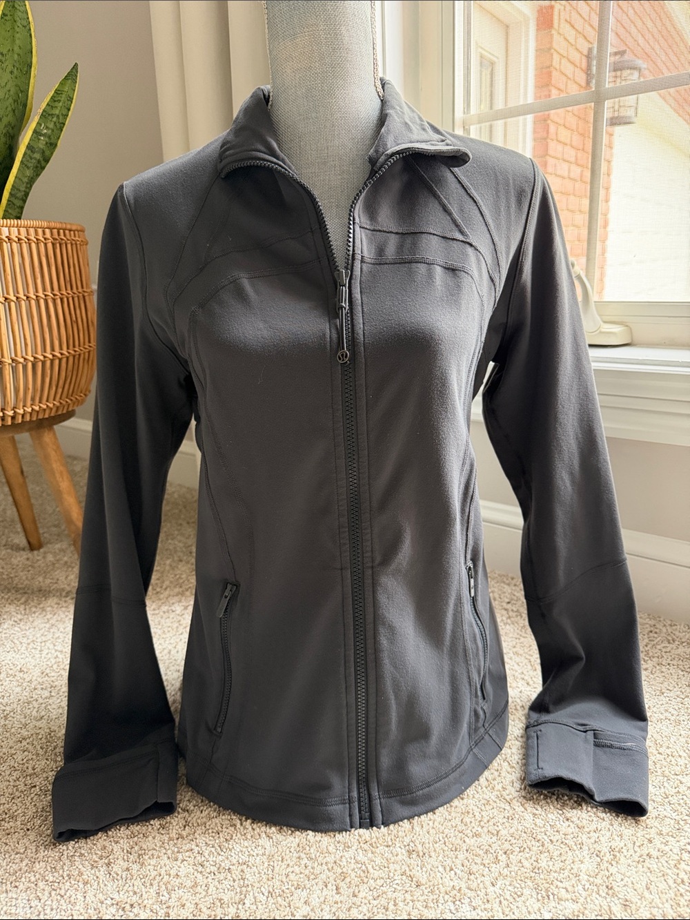 LULULEMON Charcoal Gray Full-Zip Softshell Utility Define Jacket